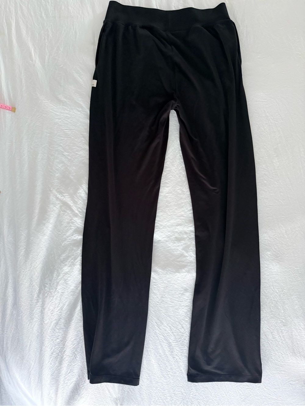 Vuori Women's Halo Straight Leg Trouser in Black | Small